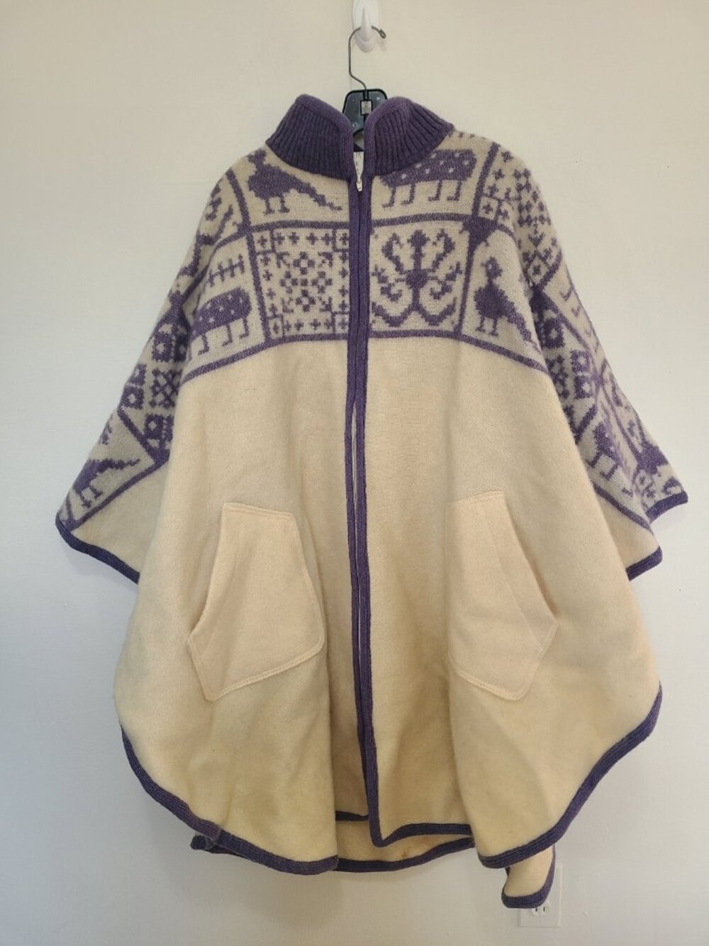Vintage ALAFOSS Icewool Wool Cape Poncho Alpaca Iceland Nordic Geometric